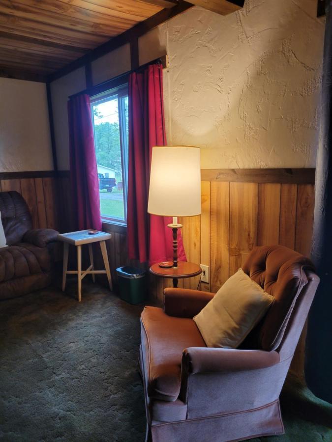 Little River Inn Motel Leon Exteriör bild