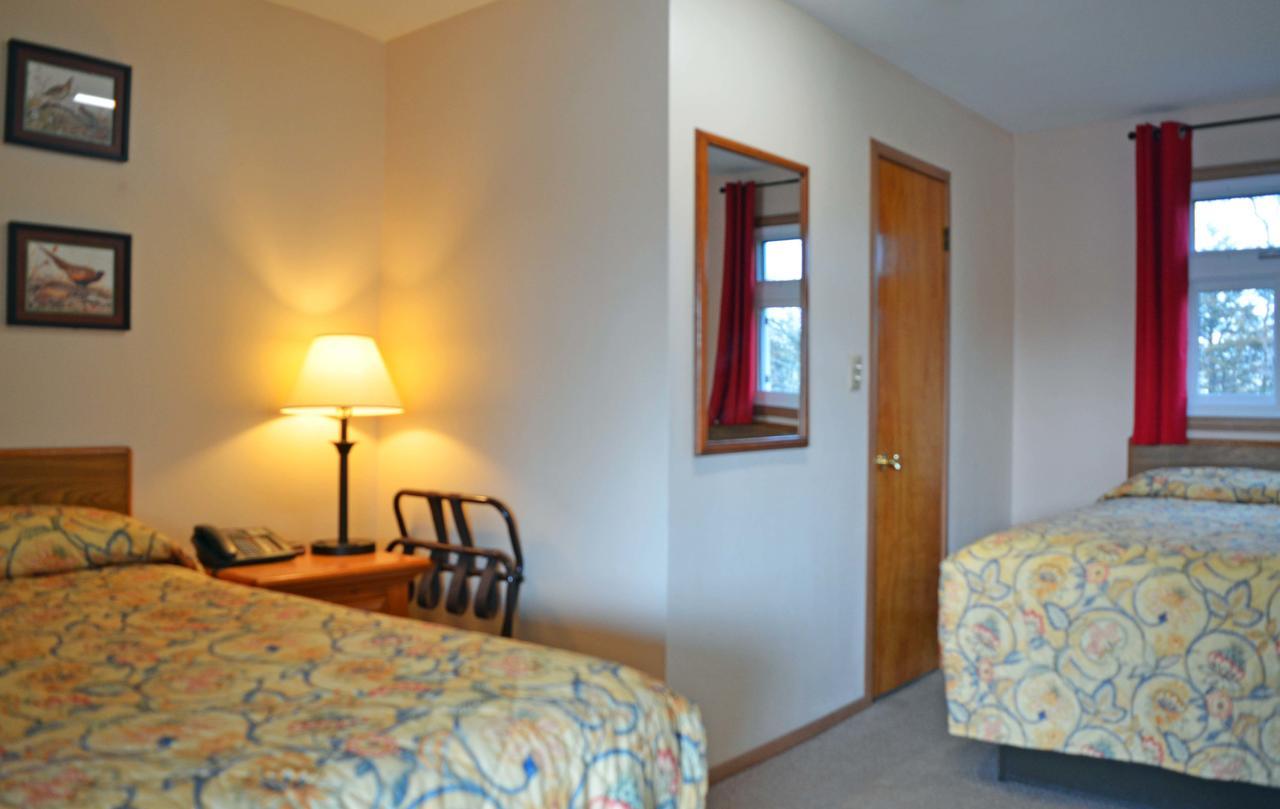 Little River Inn Motel Leon Exteriör bild