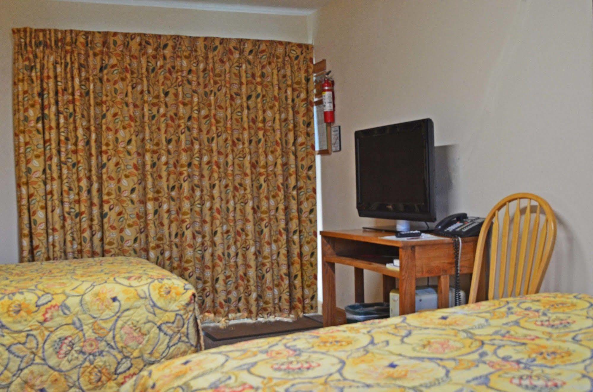 Little River Inn Motel Leon Exteriör bild