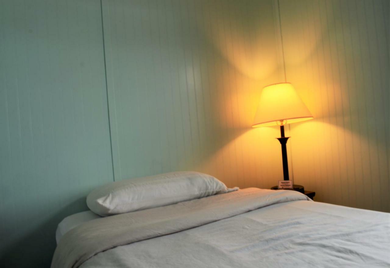 Little River Inn Motel Leon Exteriör bild