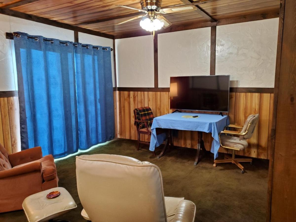 Little River Inn Motel Leon Exteriör bild